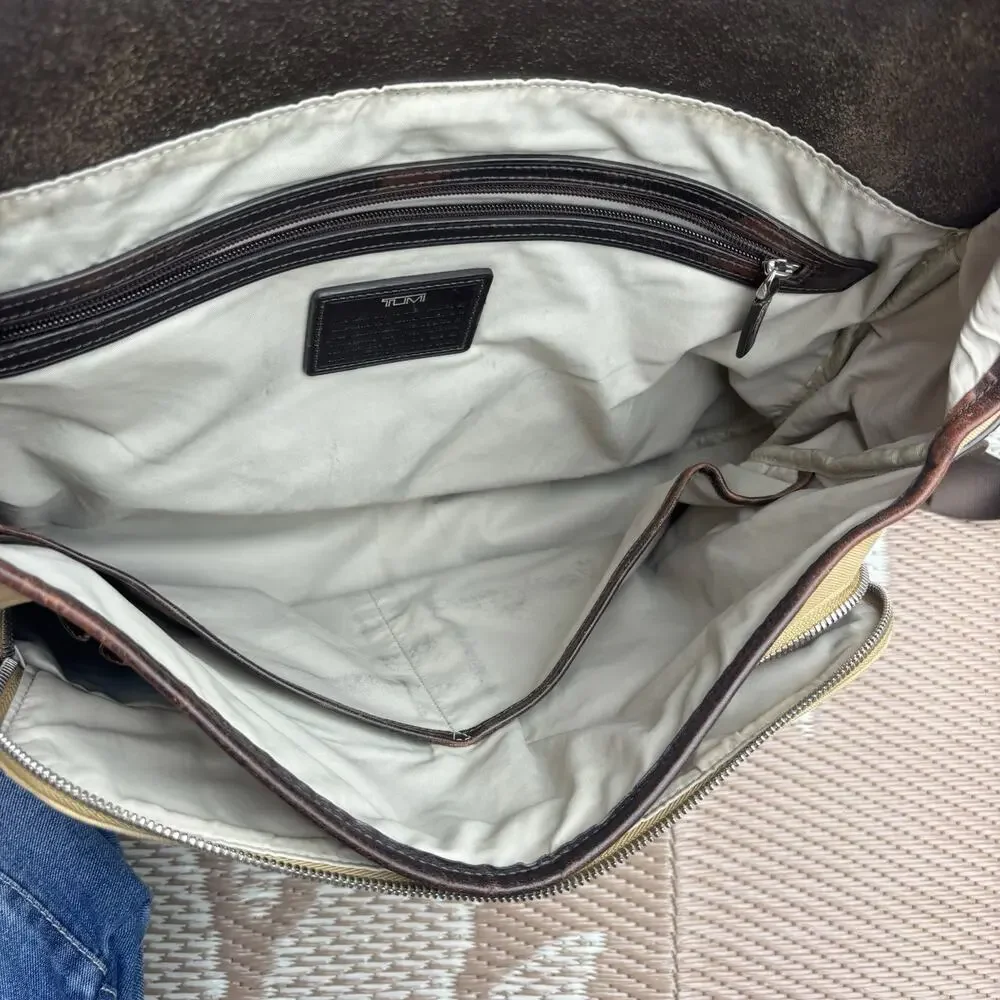 Vintage TUMI TownHouse Wilton Messenger Bag Khaki Leather Canvas 24270KH Worn